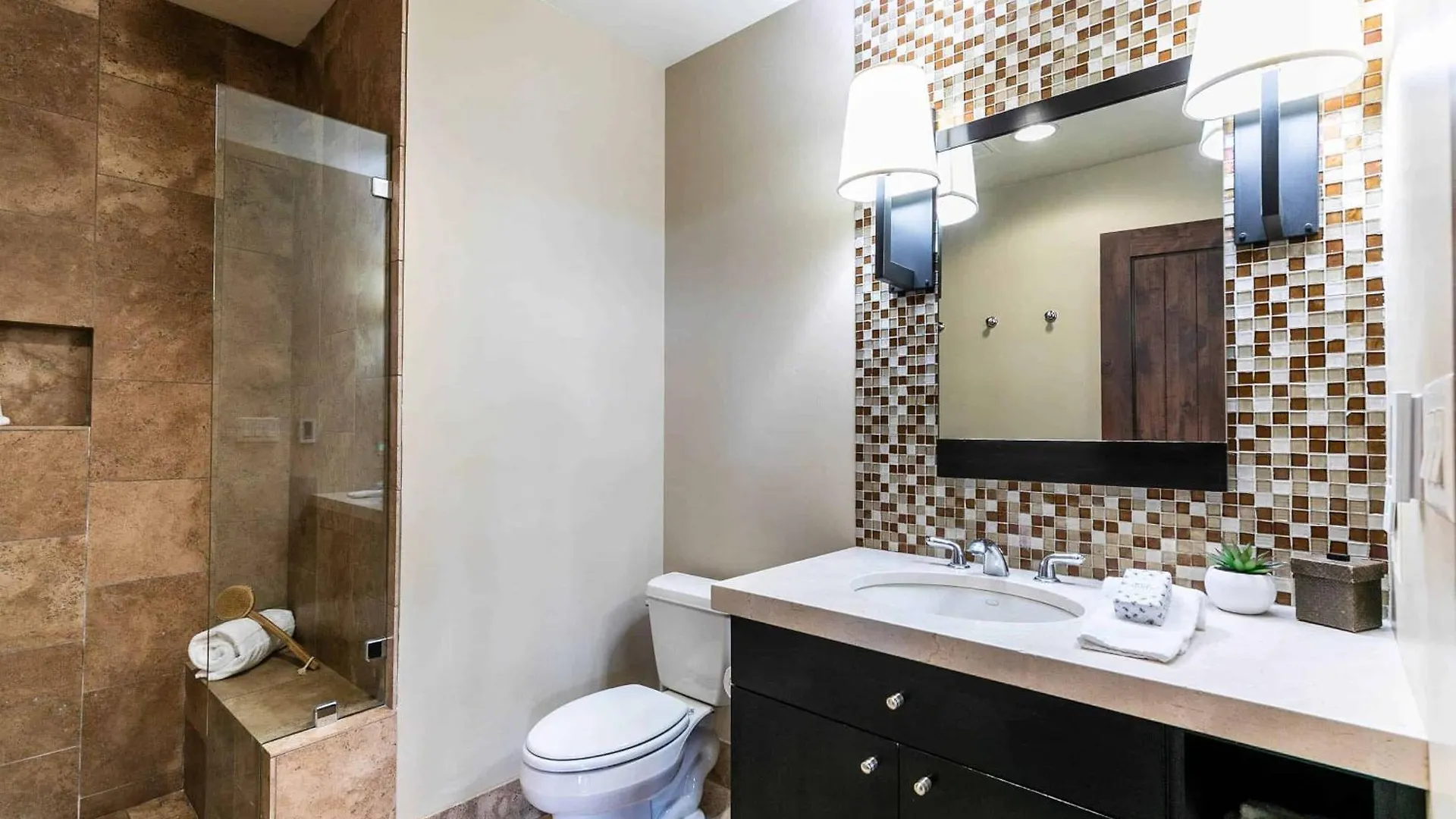 One Village Place 502 By East West Hospitality *