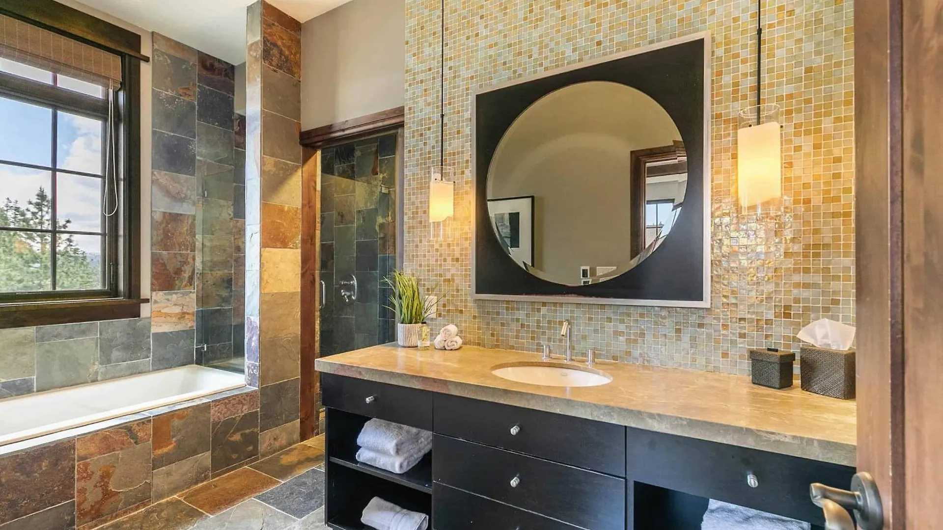 One Village Place 502 By East West Hospitality Truckee