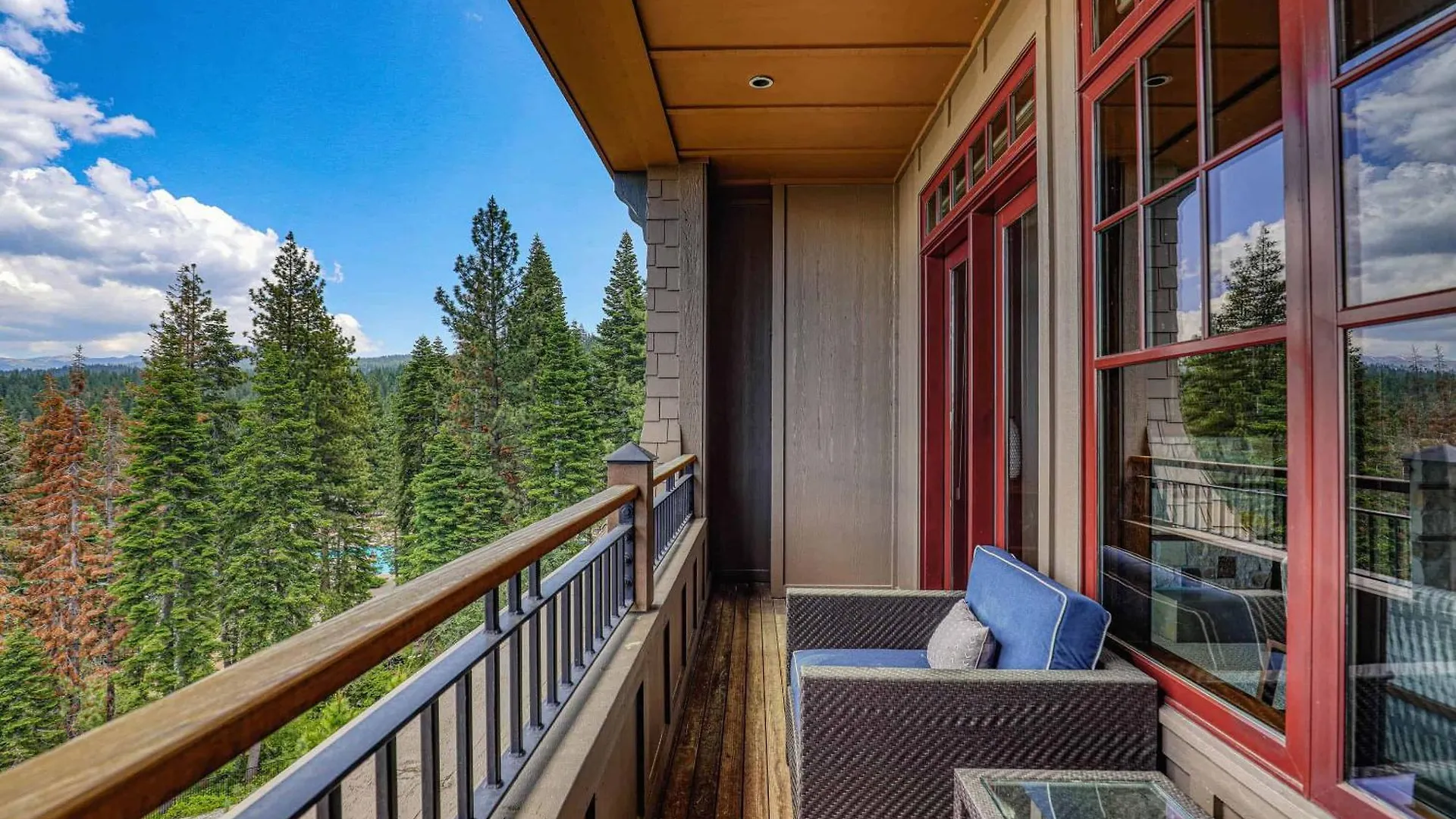 One Village Place 502 By East West Hospitality