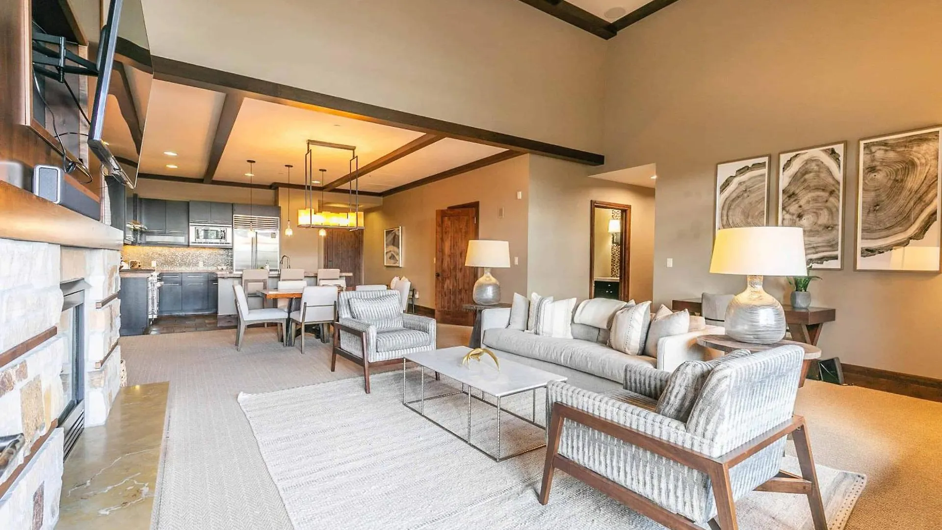 One Village Place 502 By East West Hospitality Apartment Truckee