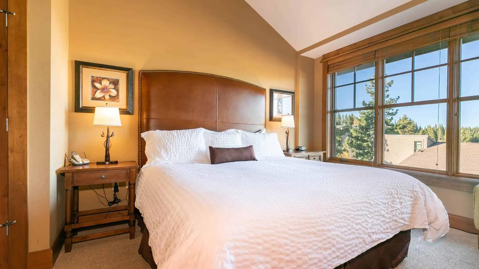 Iron Horse North 307 By East West Hospitality *