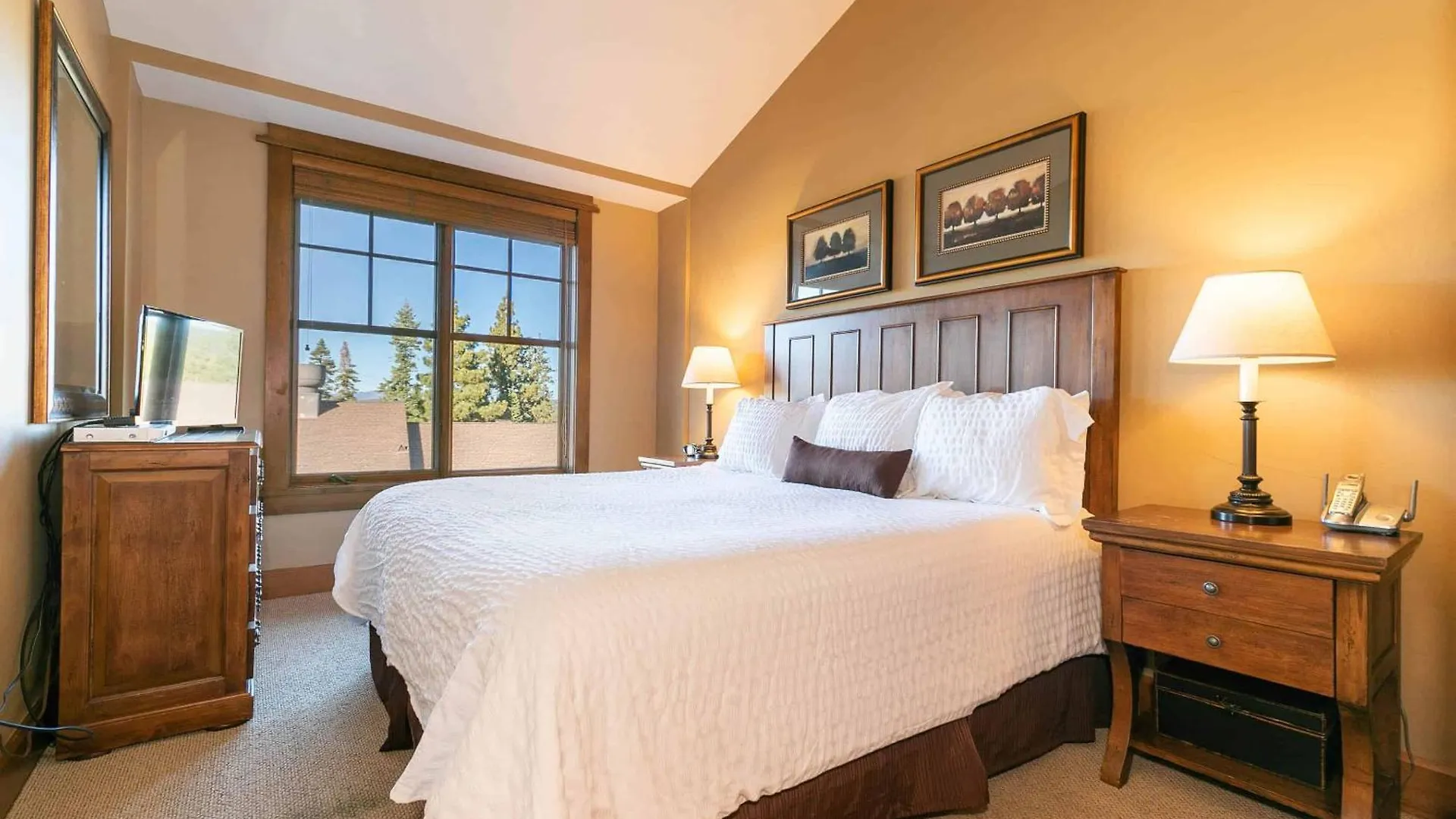 Iron Horse North 307 By East West Hospitality *
