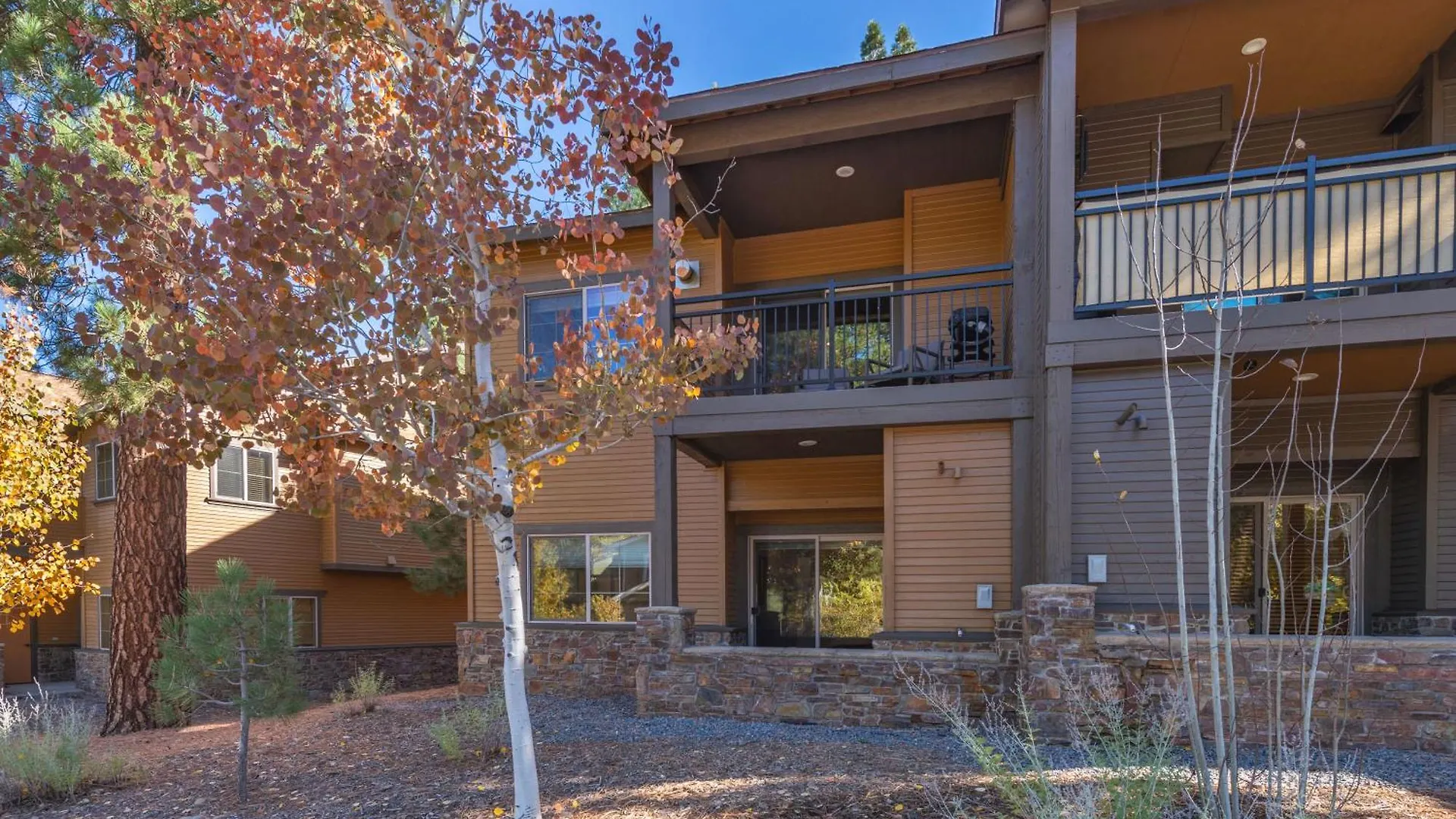 Deluxe Townhome 3bdr Dog Friendly Great Location Apartment Truckee