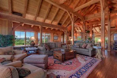 Glacier Luxury Southside Highlands