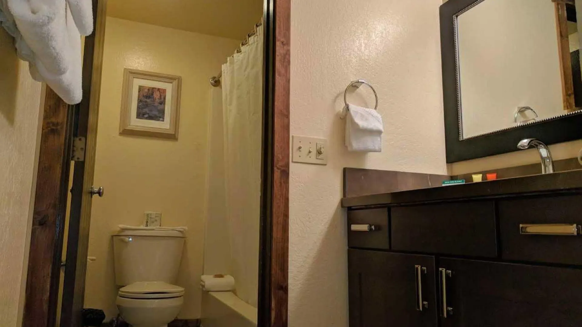 Donner Village Hotel 2*