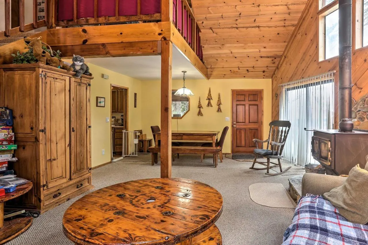 Semesterbostad Outdoorsy Retreat Less Than 2 Mi To Donner Lake! Truckee