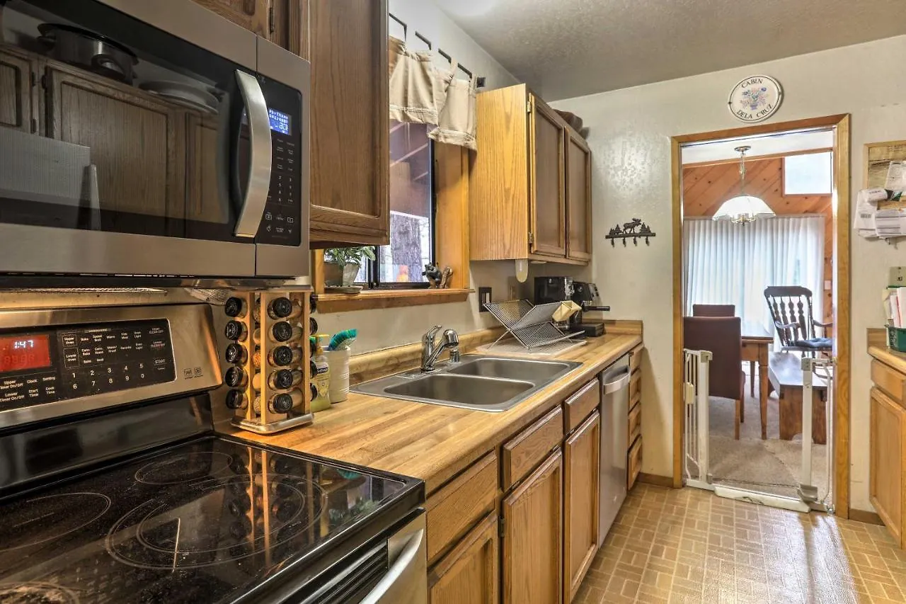 Outdoorsy Retreat Less Than 2 Mi To Donner Lake! Semesterbostad Truckee