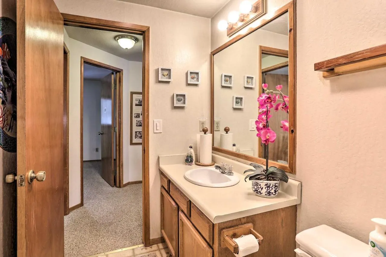 Outdoorsy Retreat Less Than 2 Mi To Donner Lake! Truckee