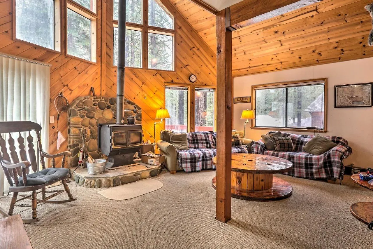 Outdoorsy Retreat Less Than 2 Mi To Donner Lake! Semesterbostad *