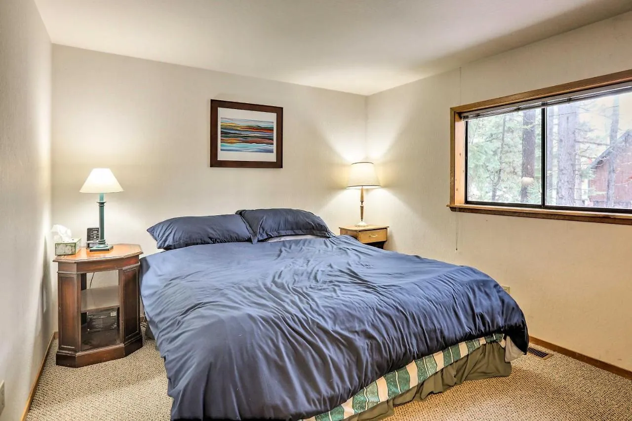 Outdoorsy Retreat Less Than 2 Mi To Donner Lake! Semesterbostad Truckee
